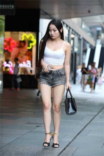 小央的文旖旎热带鱼