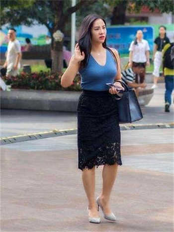 狗和人打扑克视频