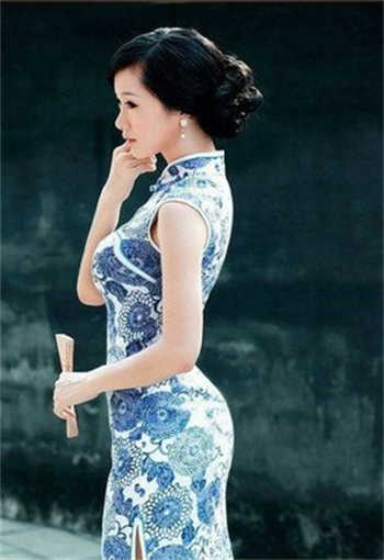 白峰美羽最新
