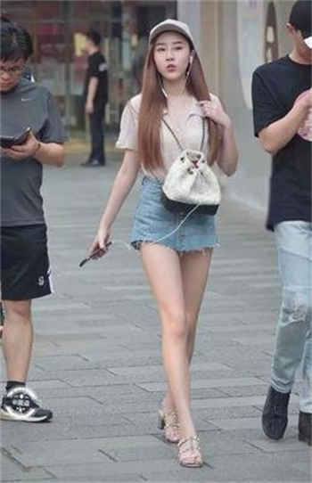 刘玥和她两个闺蜜01