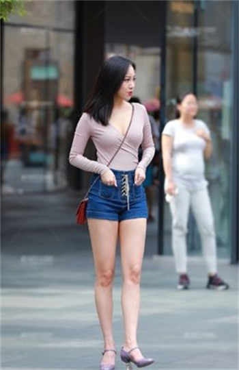 坐在木棒开始加热play男男