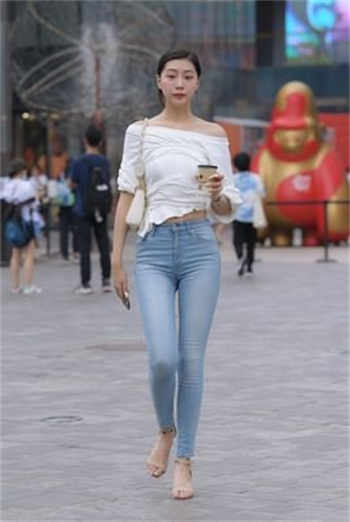 漂亮的女袐书的目的