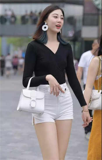 我和闺蜜一起找鸭子